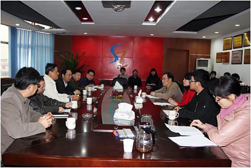 省統(tǒng)計局副局長劉智華督導我司聯(lián)網直報工作.jpg